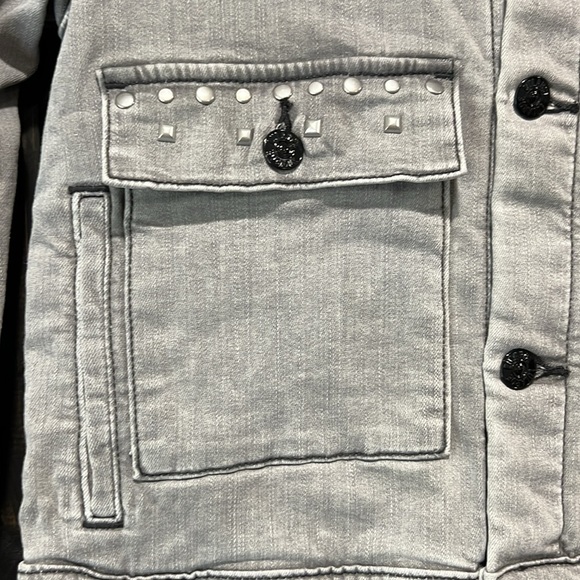 Lularoe Denim Jacket S Grey Embellished Sequin Tiger Stretch Cropped Edgy Boho - Picture 3 of 10